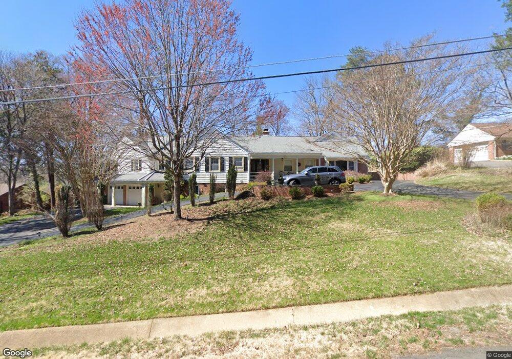 1320 Pine Tree Rd, McLean, VA 22101 - photo 1