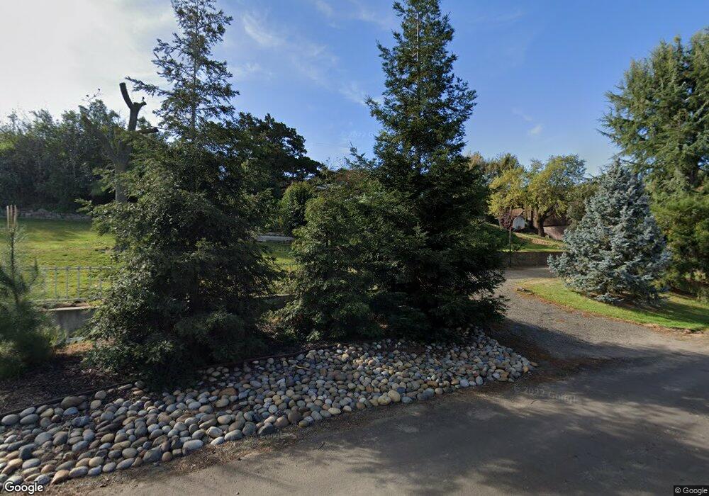 2101 Tioga Ave, Oakdale, CA 95361 - photo 1