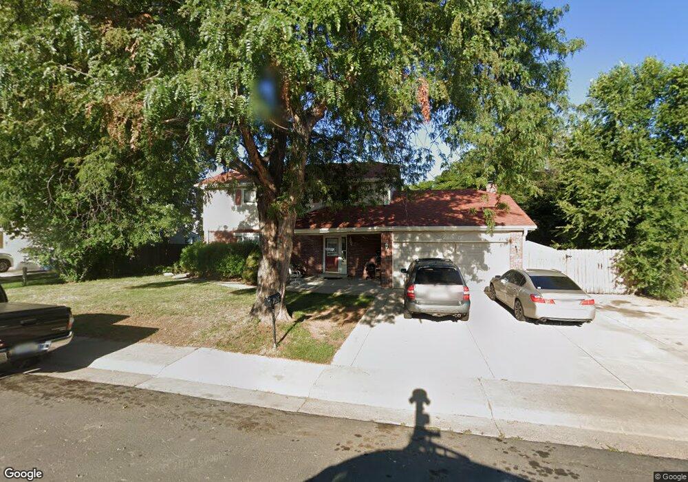 255 S Tucson Cir, Aurora, CO 80012 - photo 1