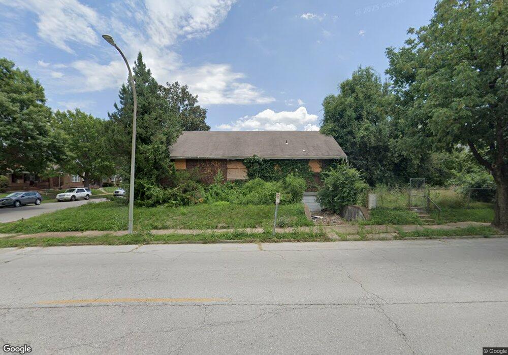 4670 Penrose St, Saint Louis, MO 63115 - photo 1