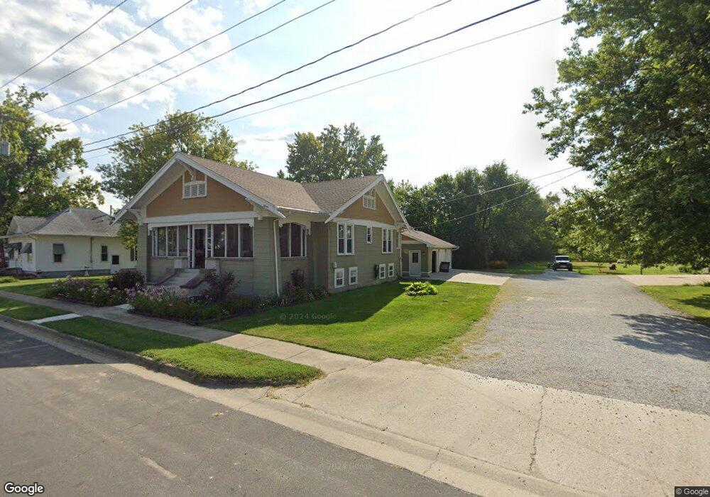 404 N Parke St, Tuscola, IL 61953 - photo 1