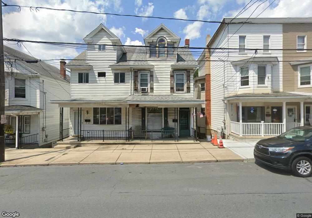 719 E Broad St, Tamaqua, PA 18252 - photo 1