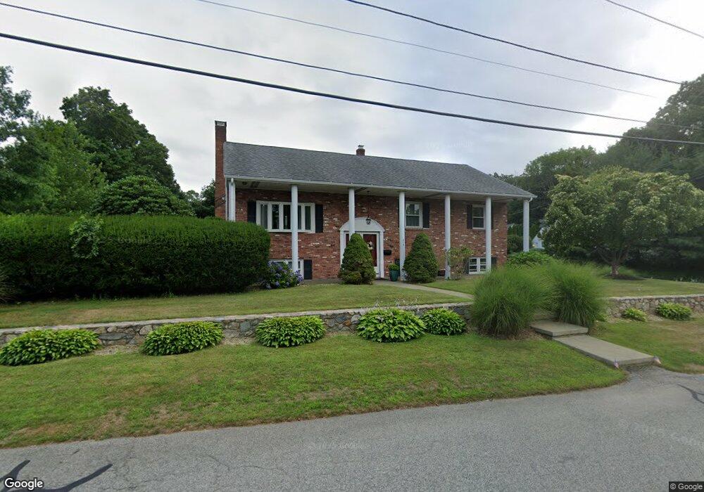 315 Algonquin Dr, Warwick, RI 02888 - photo 1