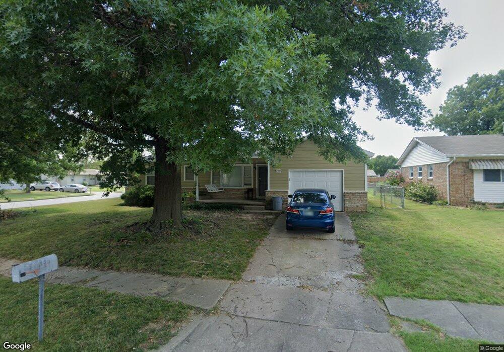 1102 N Gum Ave, Broken Arrow, OK 74012 - photo 1