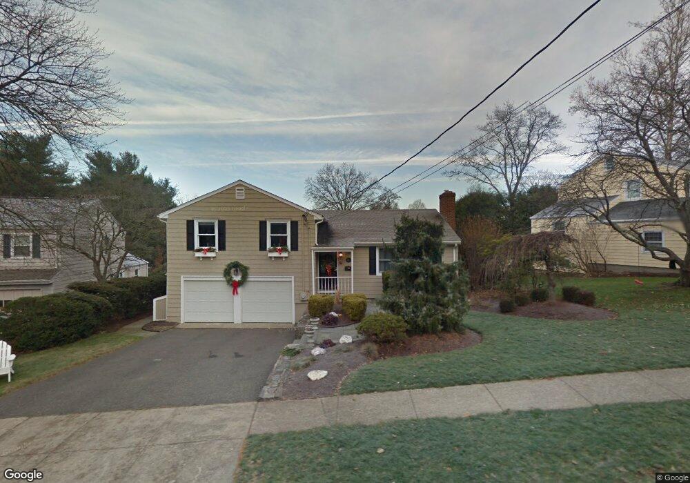 224 Taunton Rd, Fairfield, CT 06824 - photo 1