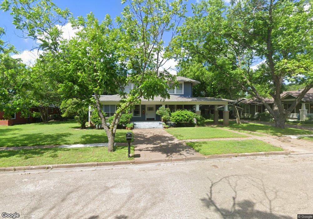 604 Forrest Ave, Cleburne, TX 76033 - photo 1