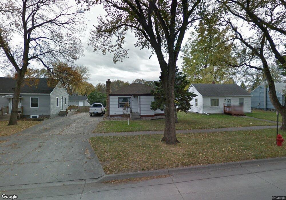 1610 5th Ave S, Fargo, ND 58103 - photo 1