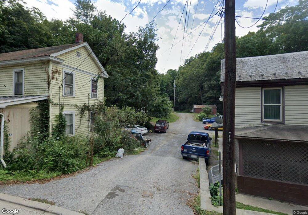 260 S Laurel Ave, Berkeley Springs, WV 25411 - photo 1