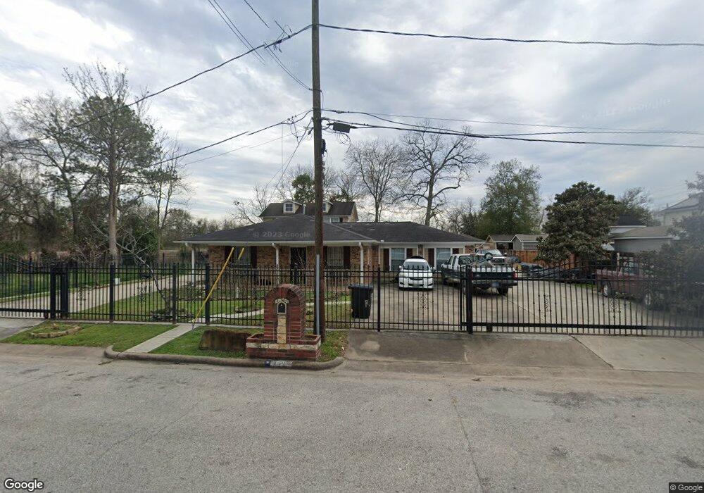 1714 Fairbanks St, Houston, TX 77009 - photo 1
