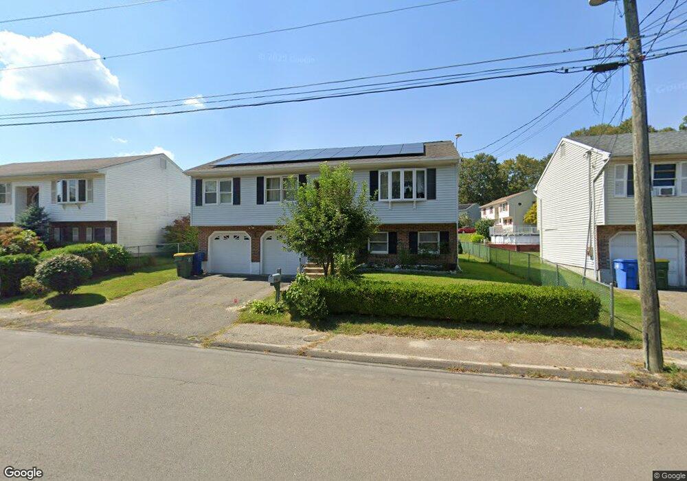 125 Madera Dr, Waterbury, CT 06704 - photo 1