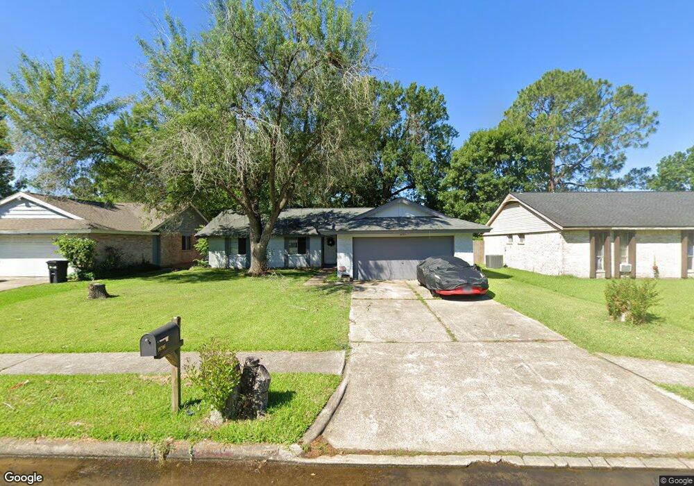 16706 Hibiscus Ln, Friendswood, TX 77546 - photo 1