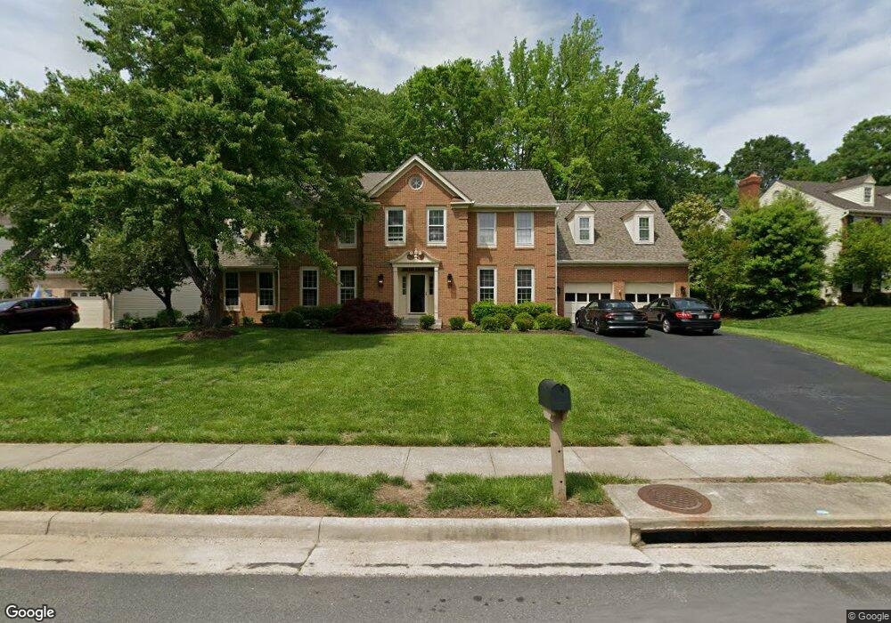 9402 Crosspointe Dr, Fairfax Station, VA 22039 - photo 1