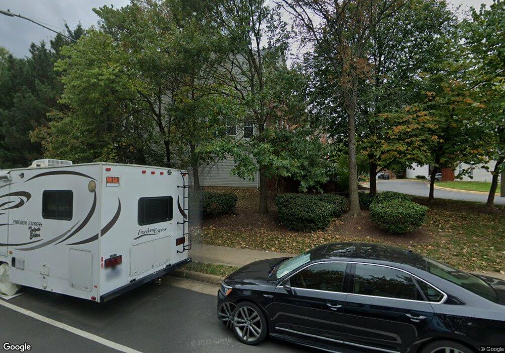 13310 Zachary Taylor Cir, Herndon, VA 20171 - photo 1