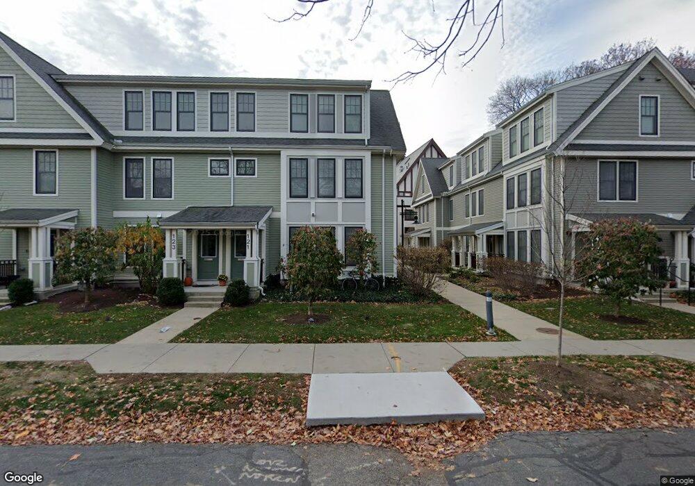 115 Crowninshield Rd, Brookline, MA 02446 - photo 1