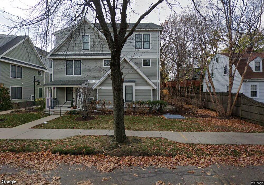 113 Crowninshield Rd unit B1, Brookline, MA 02446 - photo 1