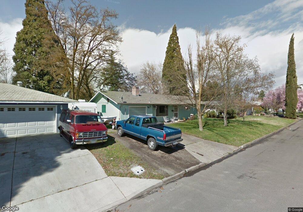 720 S 5th St, Central Point, OR 97502 - photo 1