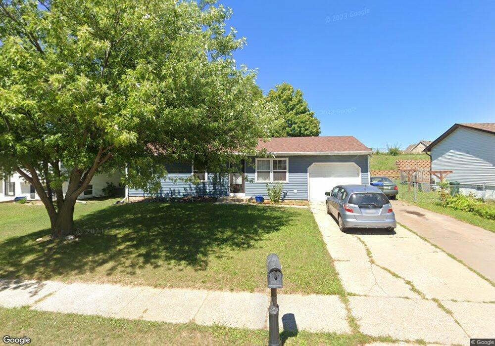 1650 W 49th St, Davenport, IA 52806 - photo 1
