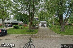 400 Old Creek Dr, Saline, MI 48176