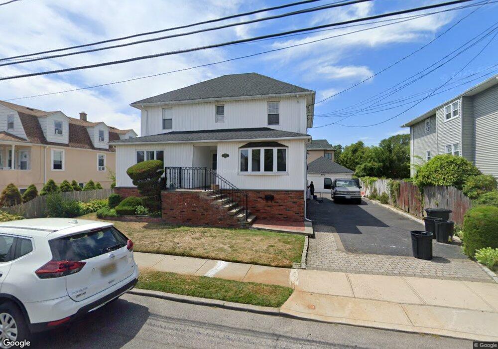 523 Bayview Ave unit 2, Cedarhurst, NY 11516 - photo 1