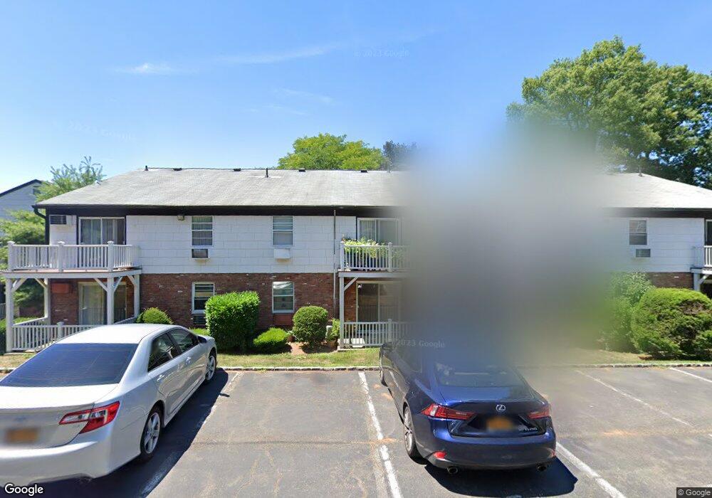 101 Parkside Dr, Suffern, NY 10901 - photo 1