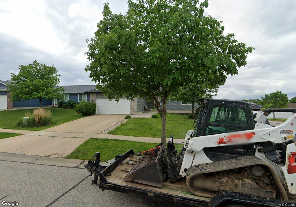 1224 Moose Dr NW, Cedar Rapids, IA 52405 - photo 1