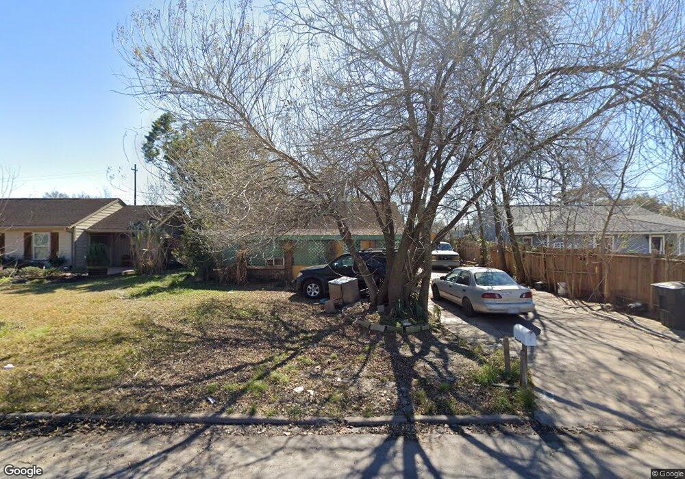 7658 Greendowns St, Houston, TX 77087 - photo 1