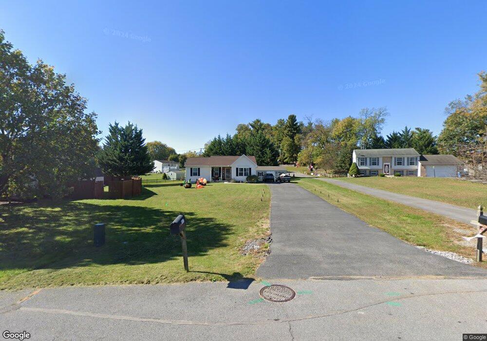 16915 Hampshire Dr, Williamsport, MD 21795 - photo 1