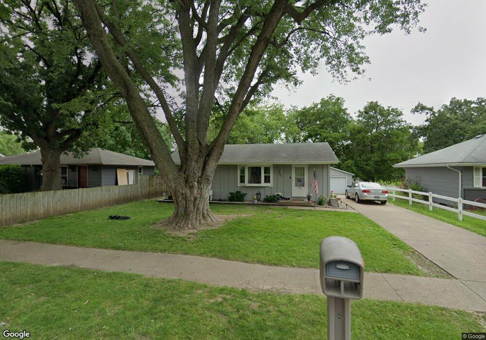 1106 E 36th Ct, Des Moines, IA 50317 - photo 1