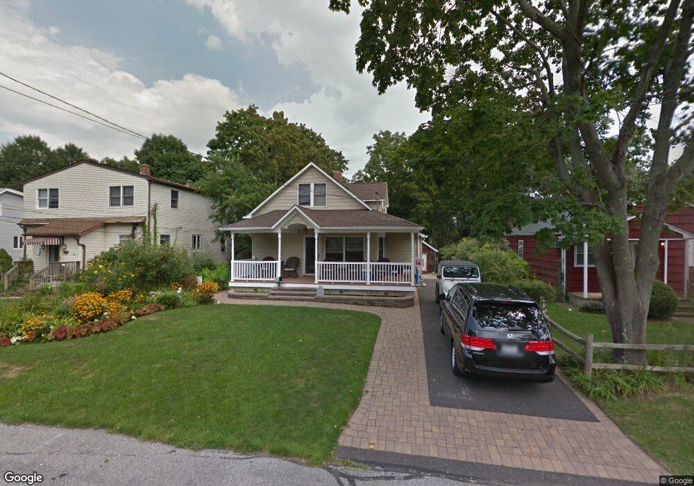 223 Wilson Blvd, Islip, NY 11751 - photo 1