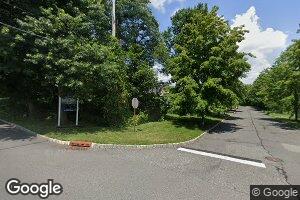 20 Laura Dr, Gillette, NJ 07933