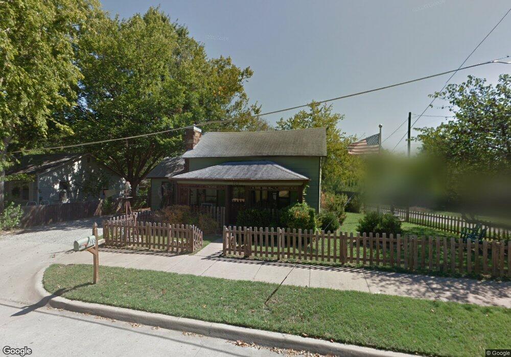 302 N Lavira Ave, Claremore, OK 74017 - photo 1