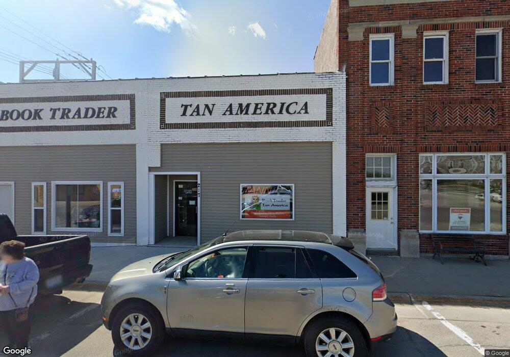 217 N 2nd Ave W, Newton, IA 50208 - photo 1