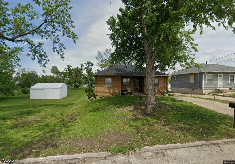 416 28th Ave SW, Cedar Rapids, IA 52404 - photo 1