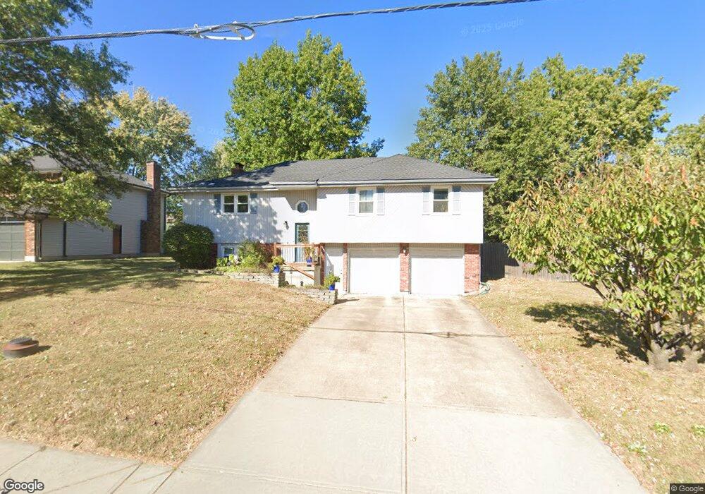 1208 W Lucy Webb Rd, Raymore, MO 64083 - photo 1