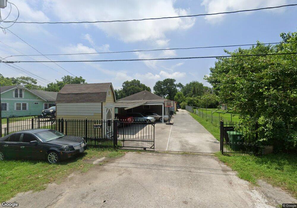 906 Knight St, Houston, TX 77022 - photo 1