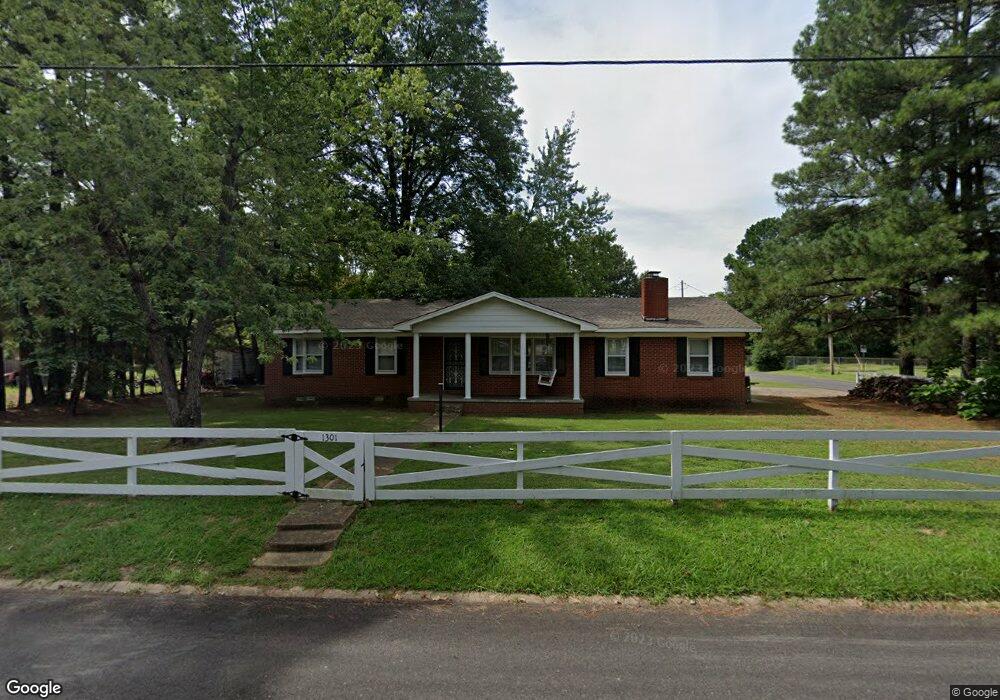 1301 Daybreak Dr, Jonesboro, AR 72405 - photo 1