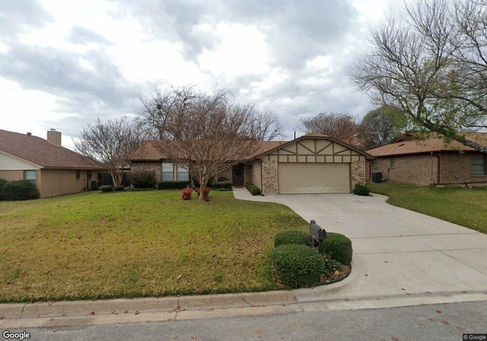 5807 Crestwood Cir E, North Richland Hills, TX 76180 - photo 1