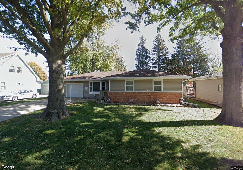 1210 E 15th St S, Newton, IA 50208 - photo 1