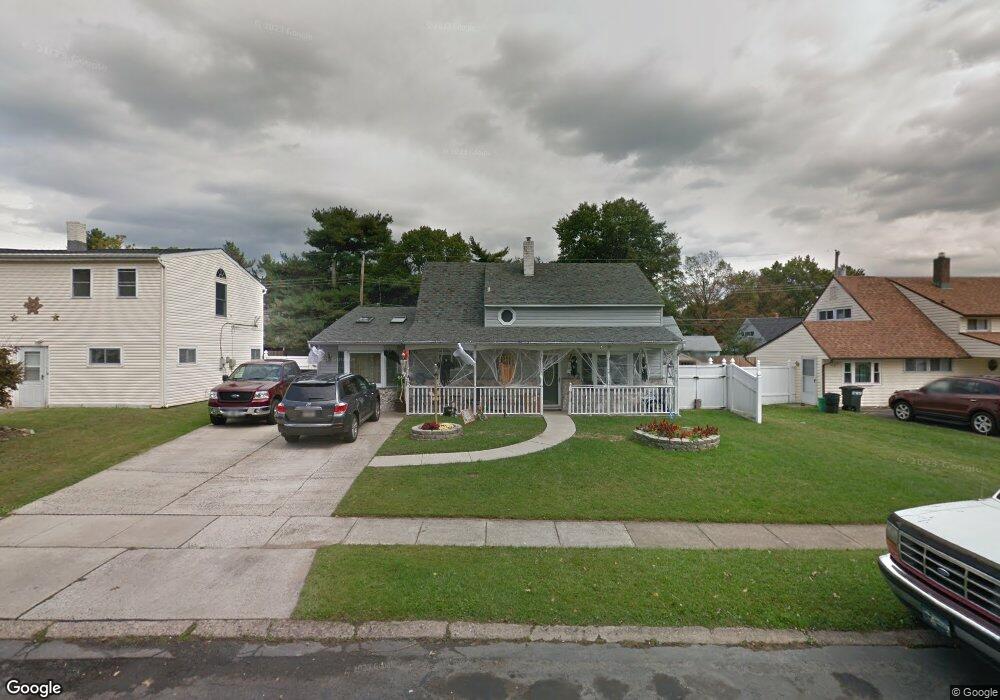 54 Grapevine Rd, Levittown, PA 19057 - photo 1