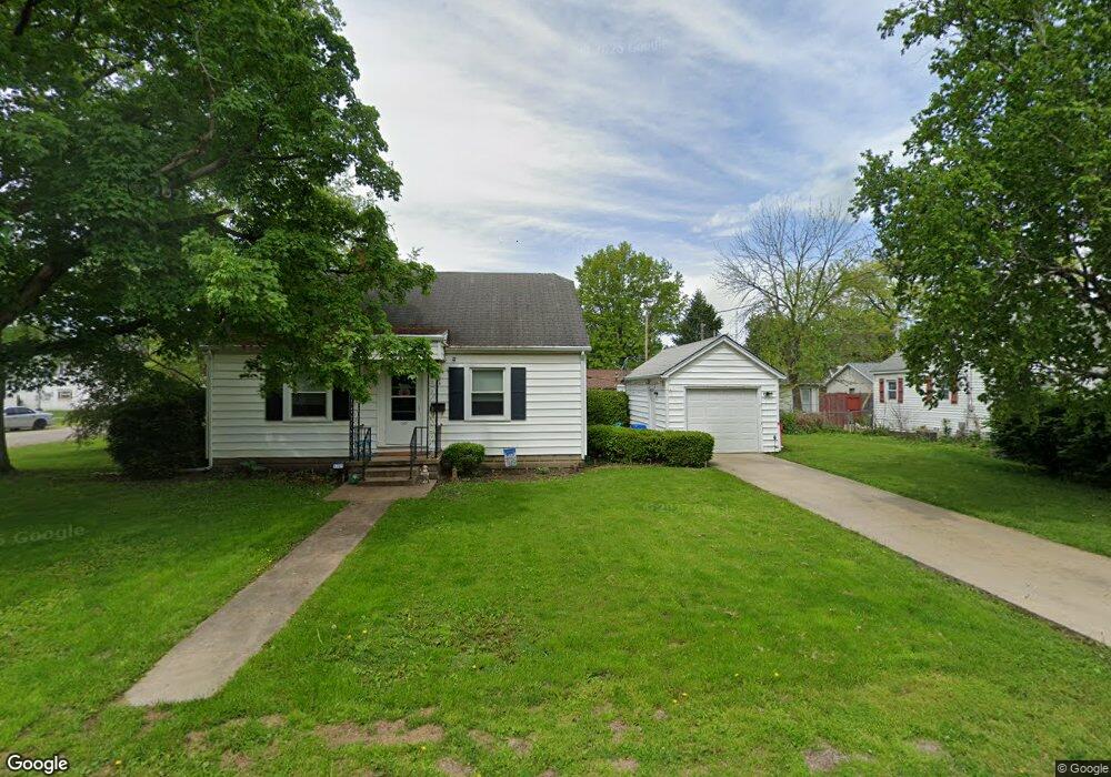1321 S 16th St, Mattoon, IL 61938 - photo 1