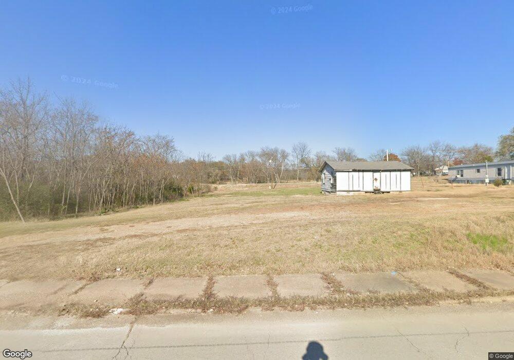 702 W Frisco, Henryetta, OK 74437 - photo 1