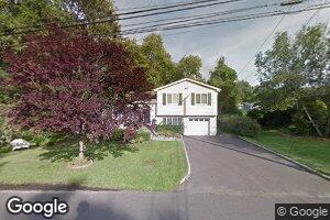 54 Mary Ln, Riverside, CT 06878