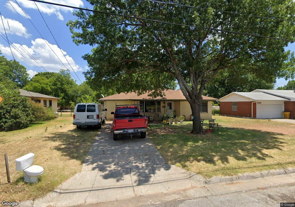 1104 Belmont St, Gainesville, TX 76240 - photo 1