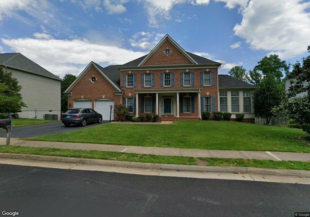 7825 Gambrill Woods Way, Springfield, VA 22153 - photo 1