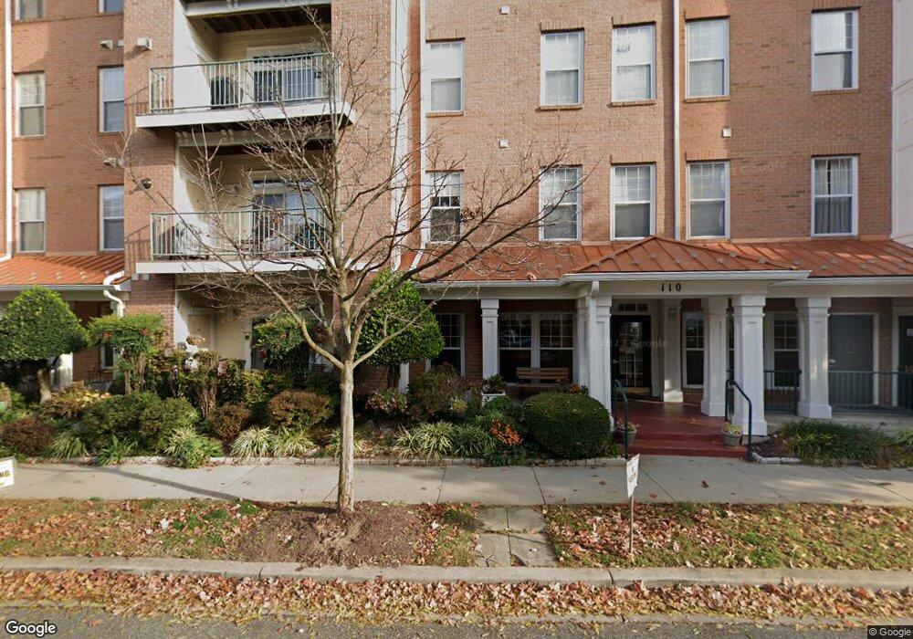 110 Chevy Chase St, Gaithersburg, MD 20878 - photo 1