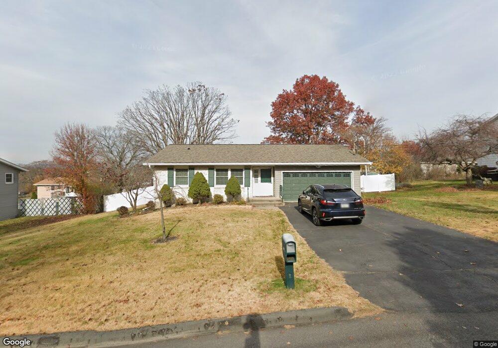 147 Maplewood Dr, Wilkes Barre, PA 18702 - photo 1