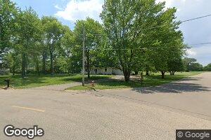 303 S 2nd St, Walnut, IL 61376