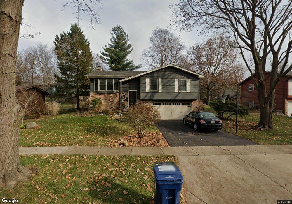 809 Scott St, Algonquin, IL 60102 - photo 1