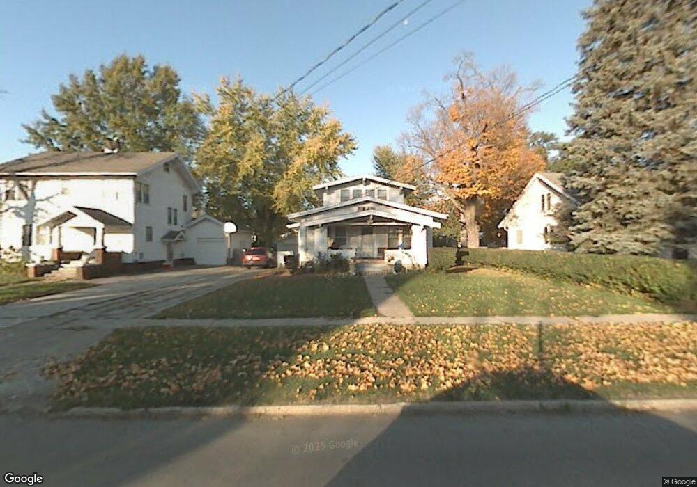 325 W 4th St S, Newton, IA 50208 - photo 1