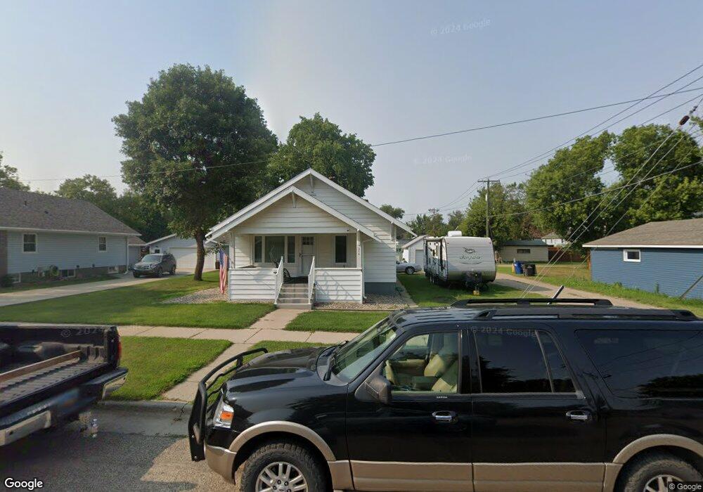 216 8th St SW, Jamestown, ND 58401 - photo 1